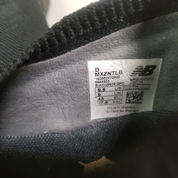 LIKE NEW New Balance tennis shoes